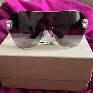 COPY - 🆕 Miu Miu Shield Sunglasses